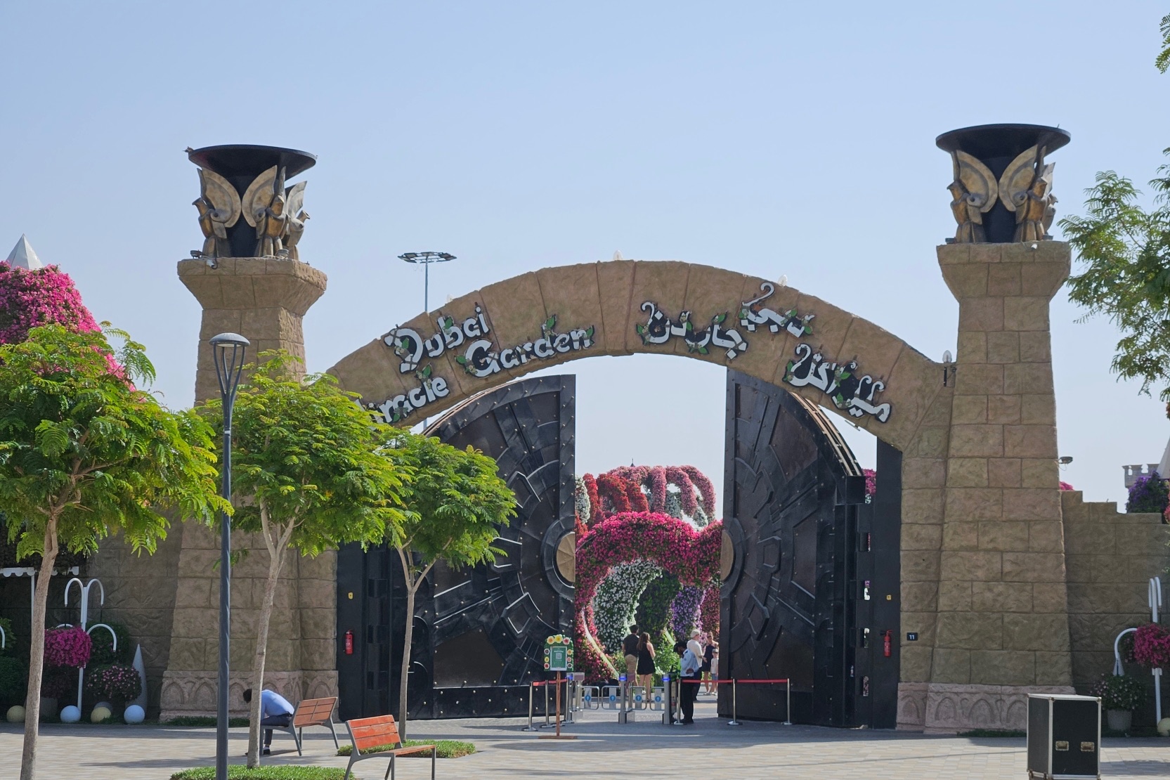 dubai-miracle-garden_LyYgf_xl.jpg